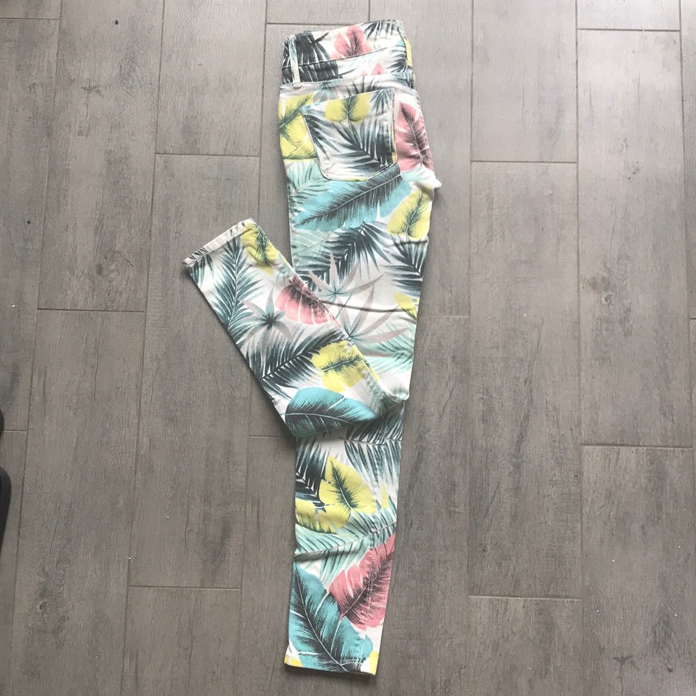 Black Orchid Tropical Jeans - Picture 5 of 5